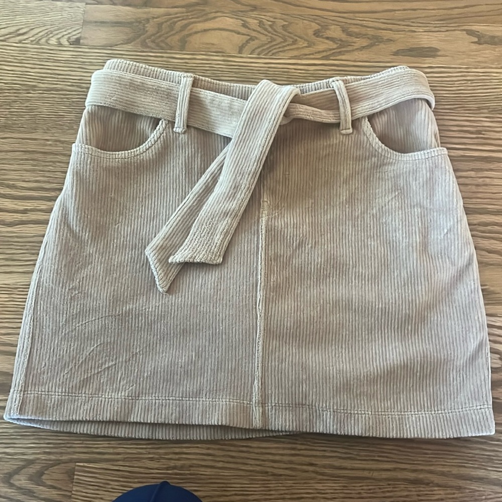 Abercrombie and Fitch kids pull on corduroy skirt with tie belt